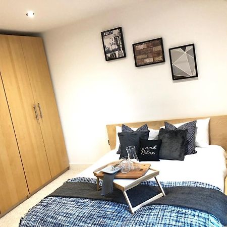 Westone View Villa Sheffield Bagian luar foto
