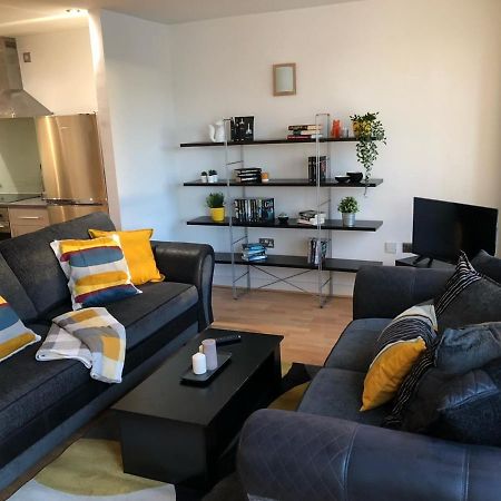 Westone View Villa Sheffield Bagian luar foto