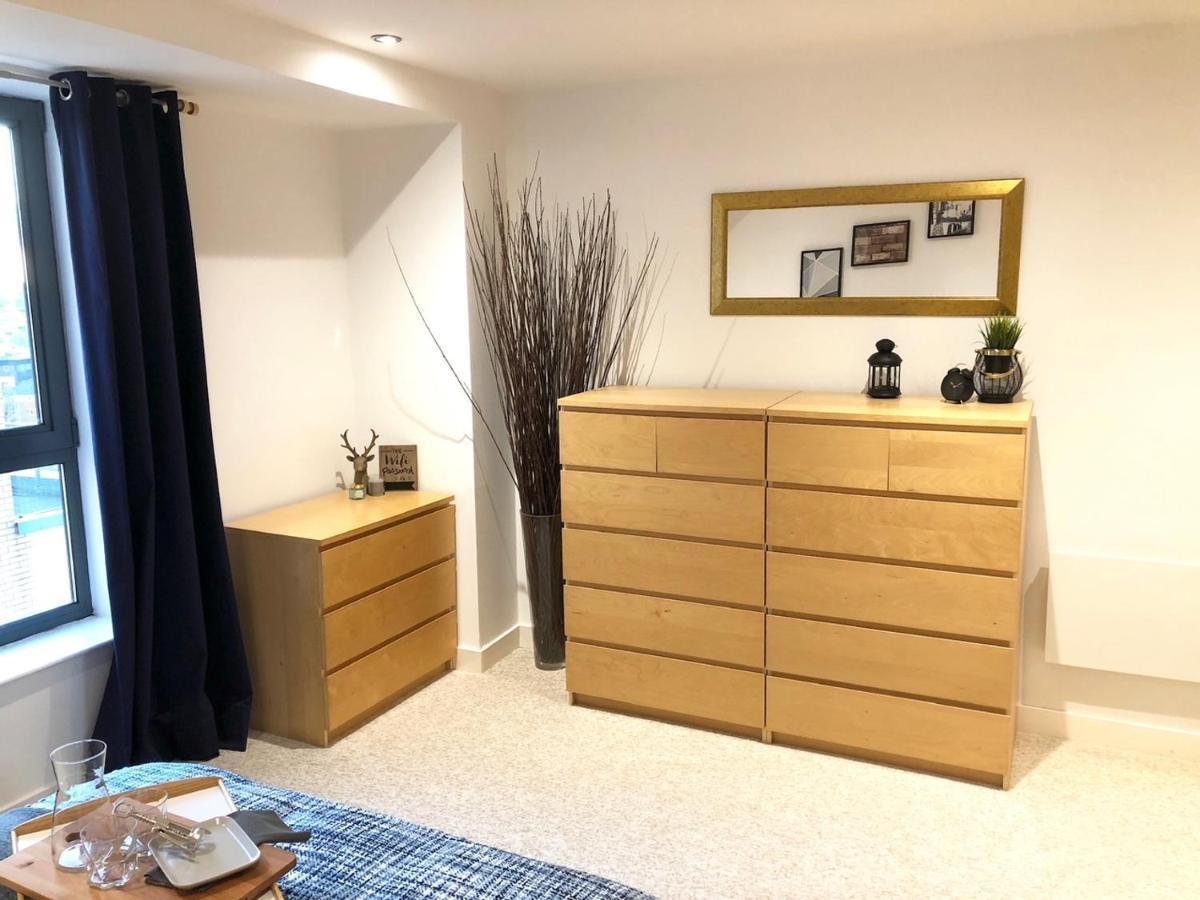 Westone View Villa Sheffield Bagian luar foto