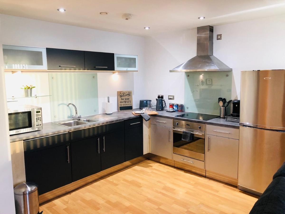 Westone View Villa Sheffield Bagian luar foto