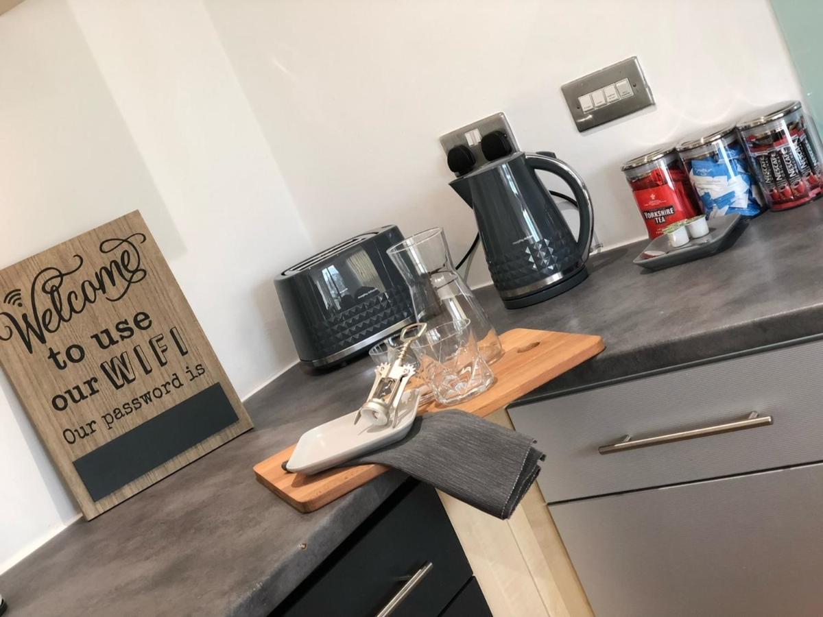 Westone View Villa Sheffield Bagian luar foto