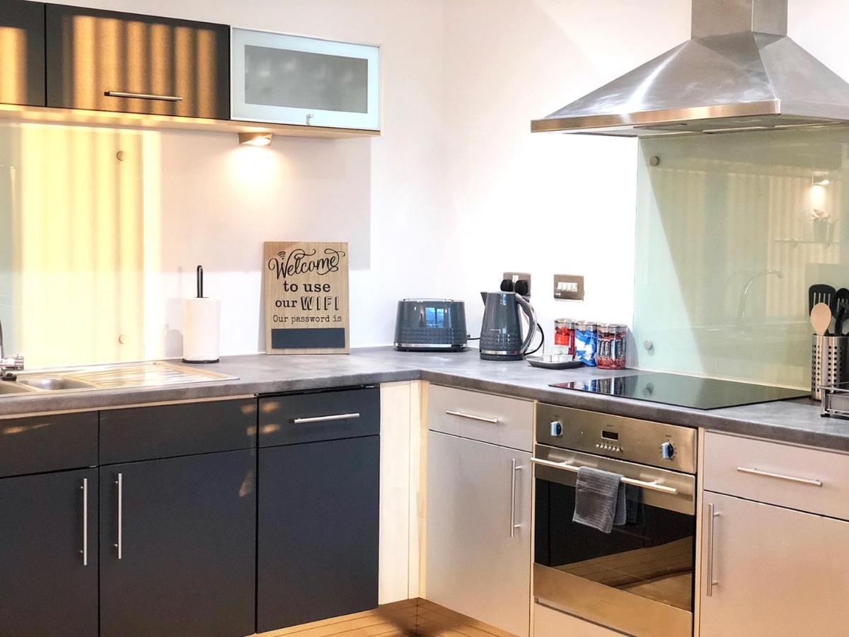 Westone View Villa Sheffield Bagian luar foto