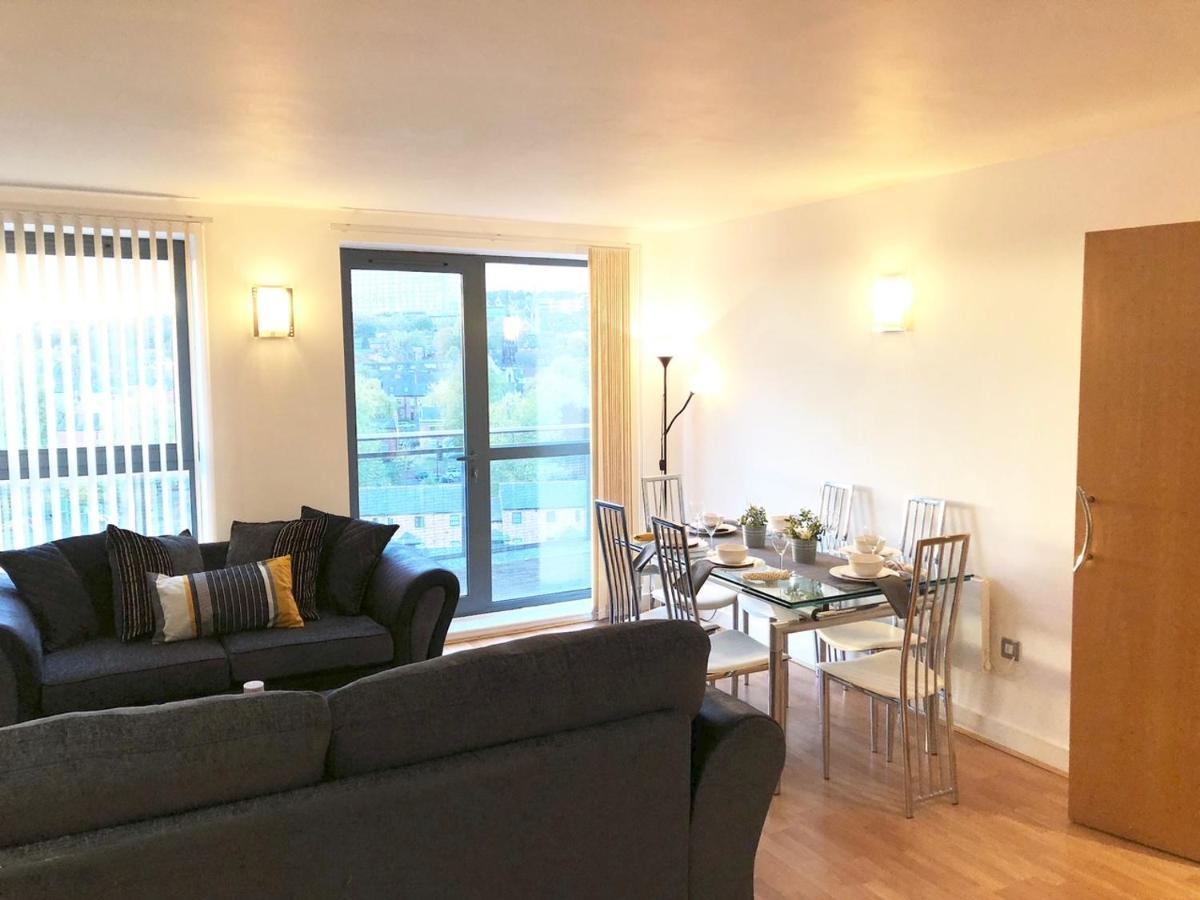 Westone View Villa Sheffield Bagian luar foto